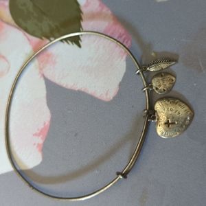 Bangle bracelet